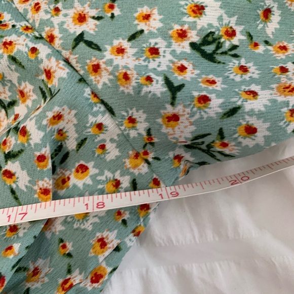 Davi & Dani Floral Dress - Picture 12 of 16